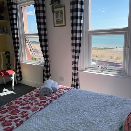 "The Parlour" Seafront Apartment Eastbourne Exterior photo