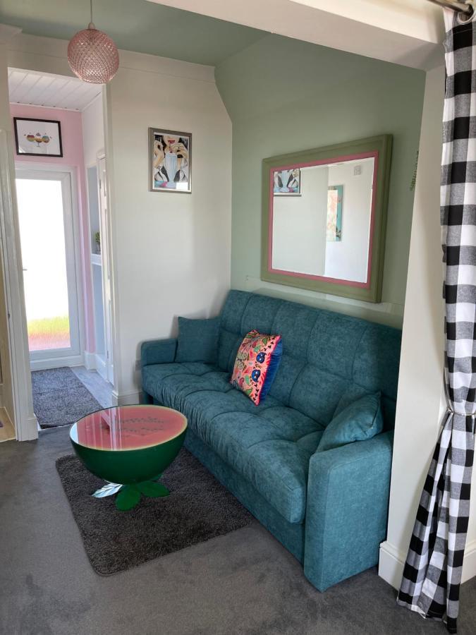"The Parlour" Seafront Apartment Eastbourne Exterior photo
